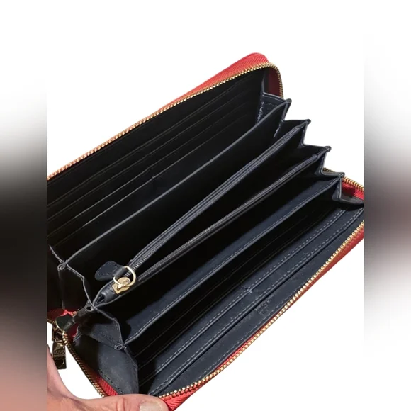 Love Moschino Italy Portafoglio Red Embossed Zip Wallet OS - Picture 3 of 11